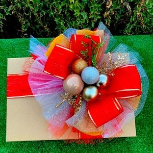Christmas baskets and gift wrapping services